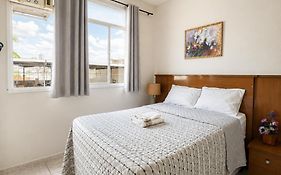 Studio moderno em itapõa com ar condicionado, Wi-Fi e perto da praia